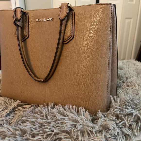 Michael Kors Purse - Picture 2 of 13